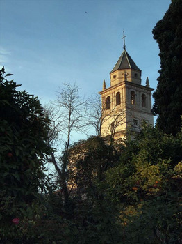 サンタ・マリア・デ・ラ・アルハンブラ教会の鐘楼_R.JPG